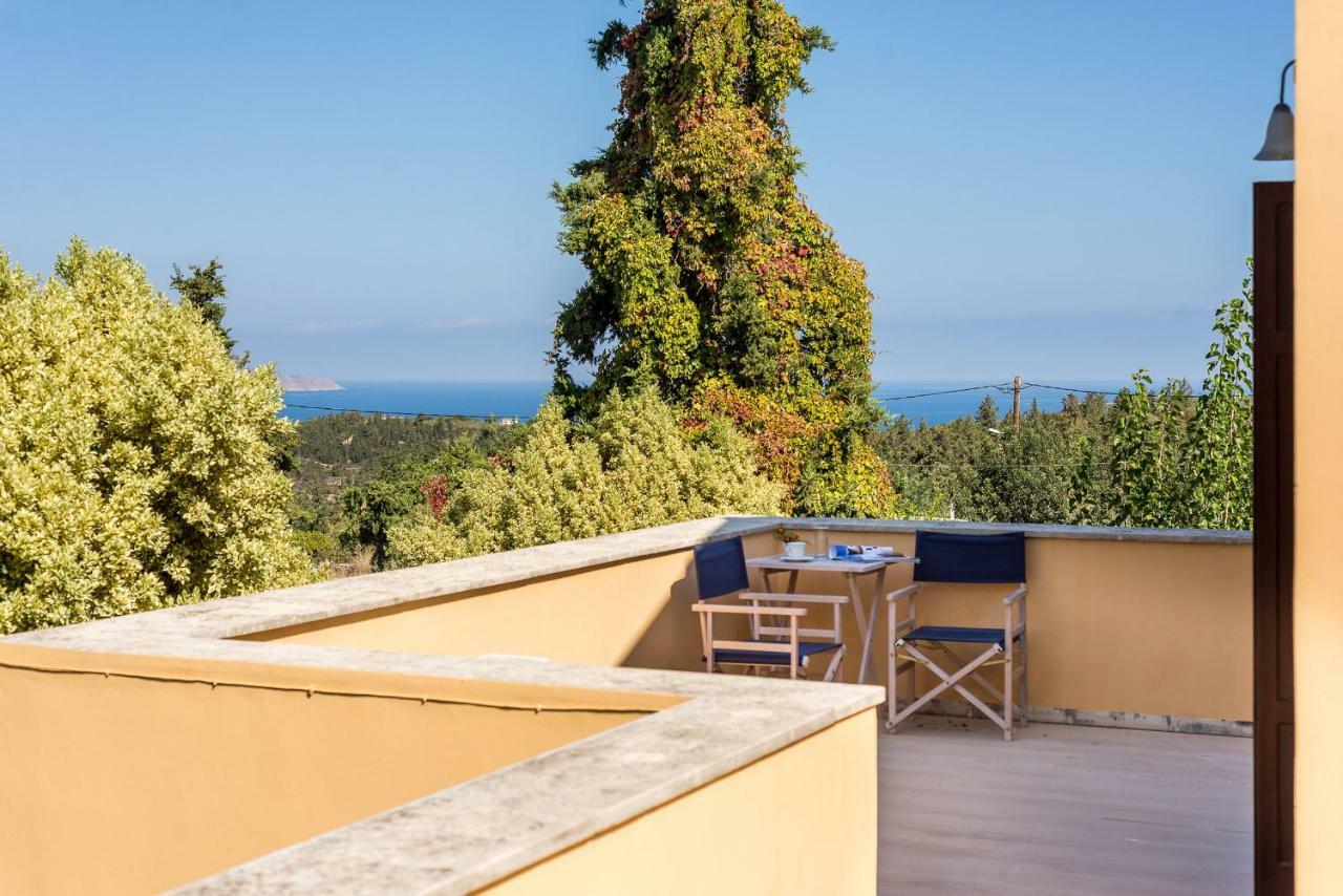 Aparthotel Iliopetra à Douliana Extérieur photo