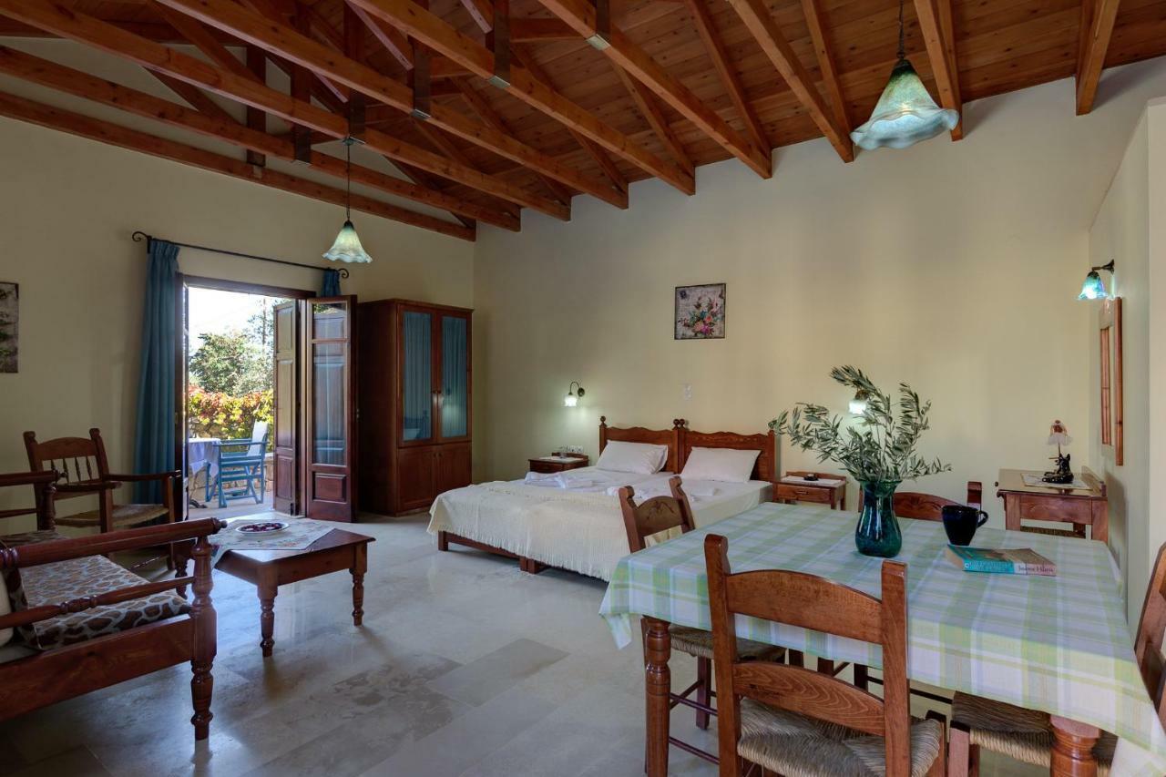 Aparthotel Iliopetra à Douliana Extérieur photo