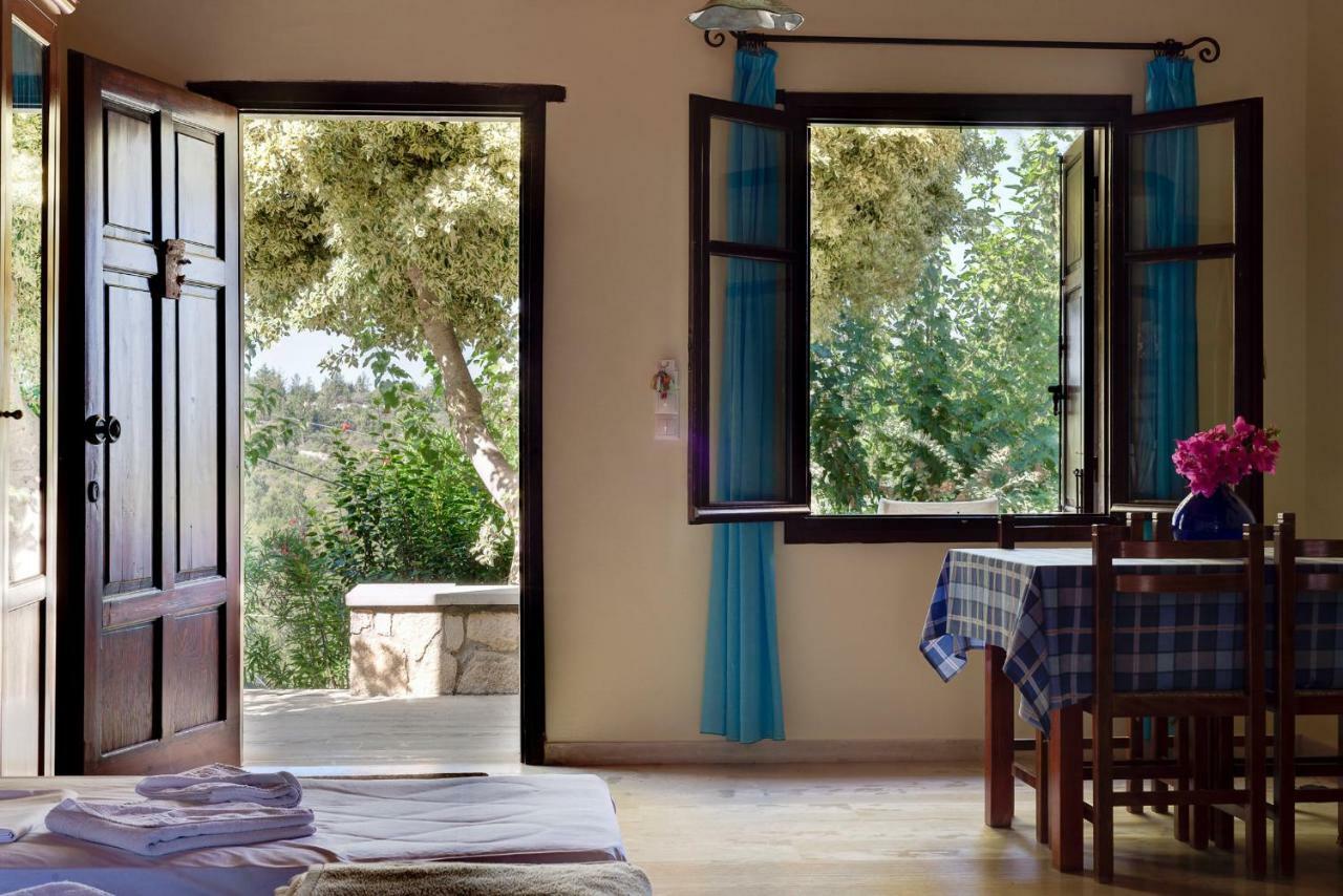Aparthotel Iliopetra à Douliana Extérieur photo