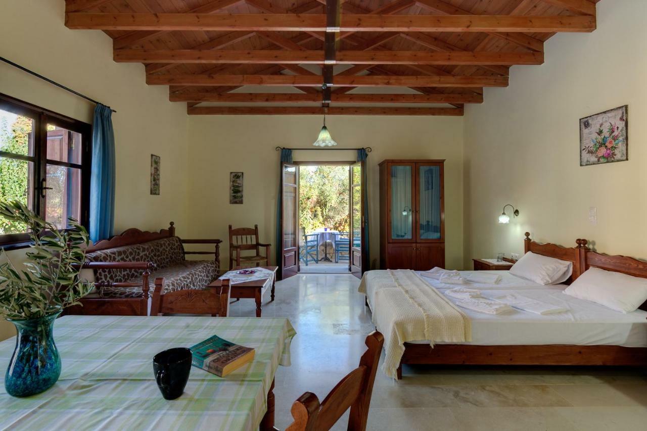 Aparthotel Iliopetra à Douliana Extérieur photo