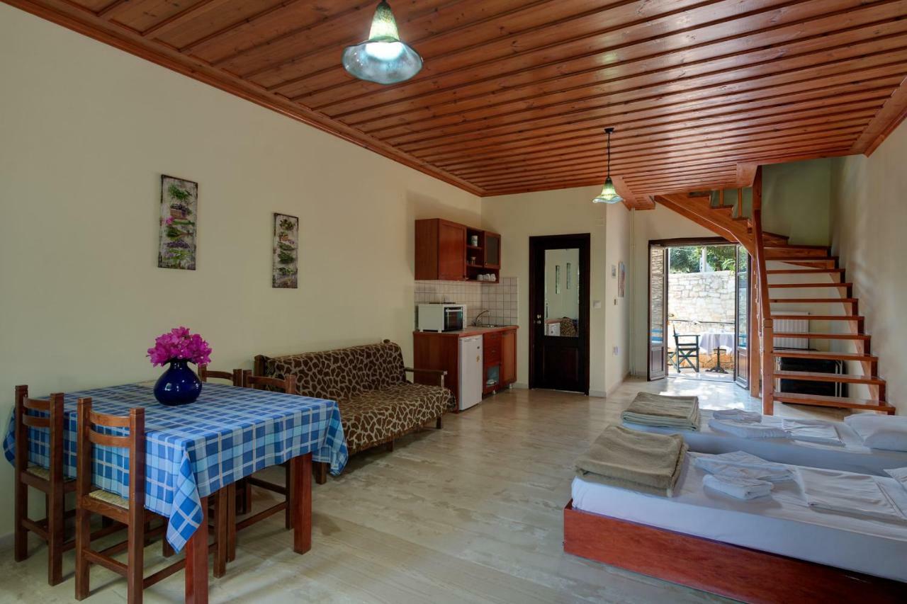 Aparthotel Iliopetra à Douliana Extérieur photo