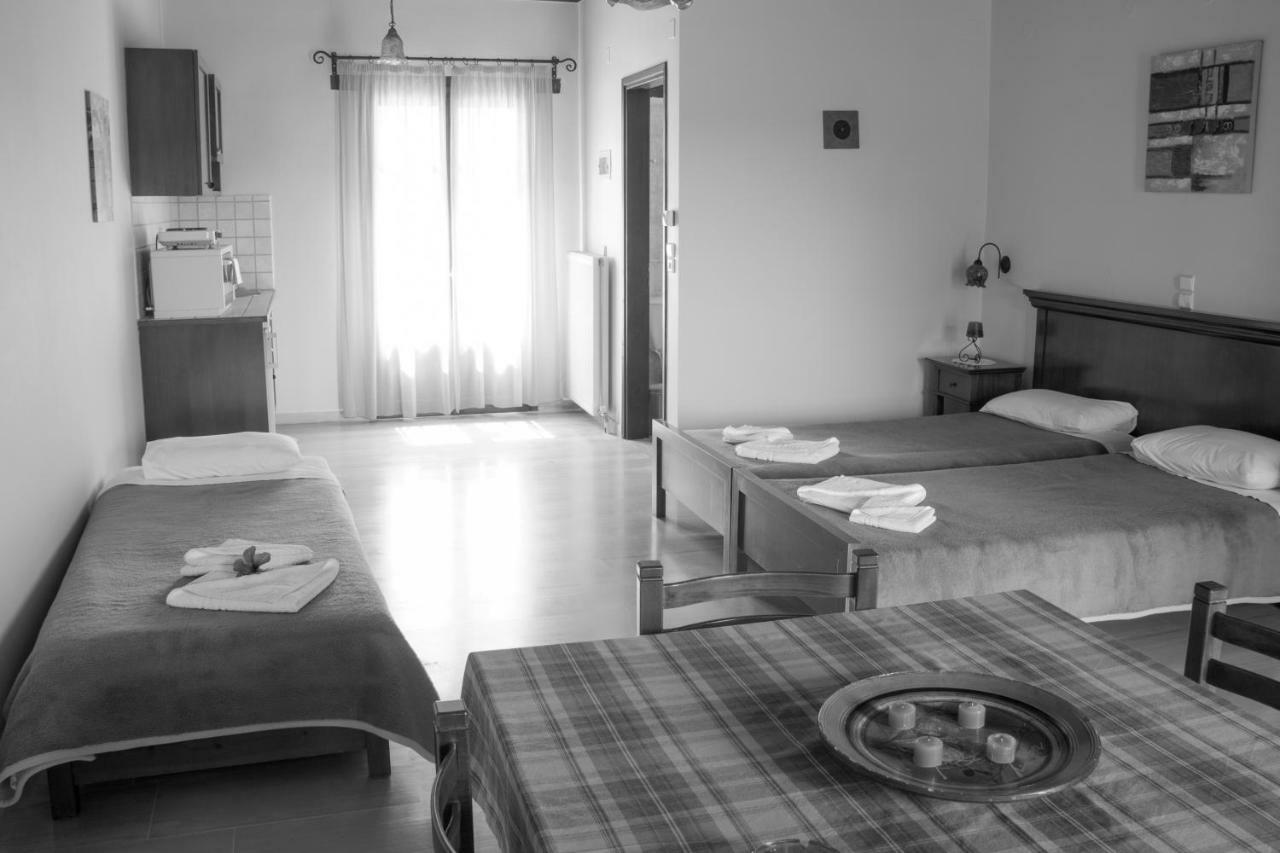 Aparthotel Iliopetra à Douliana Extérieur photo